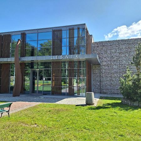 Hotel Osrodek Szkoleniowo-Wypoczynkowy "Lesnik" à Ustka Extérieur photo