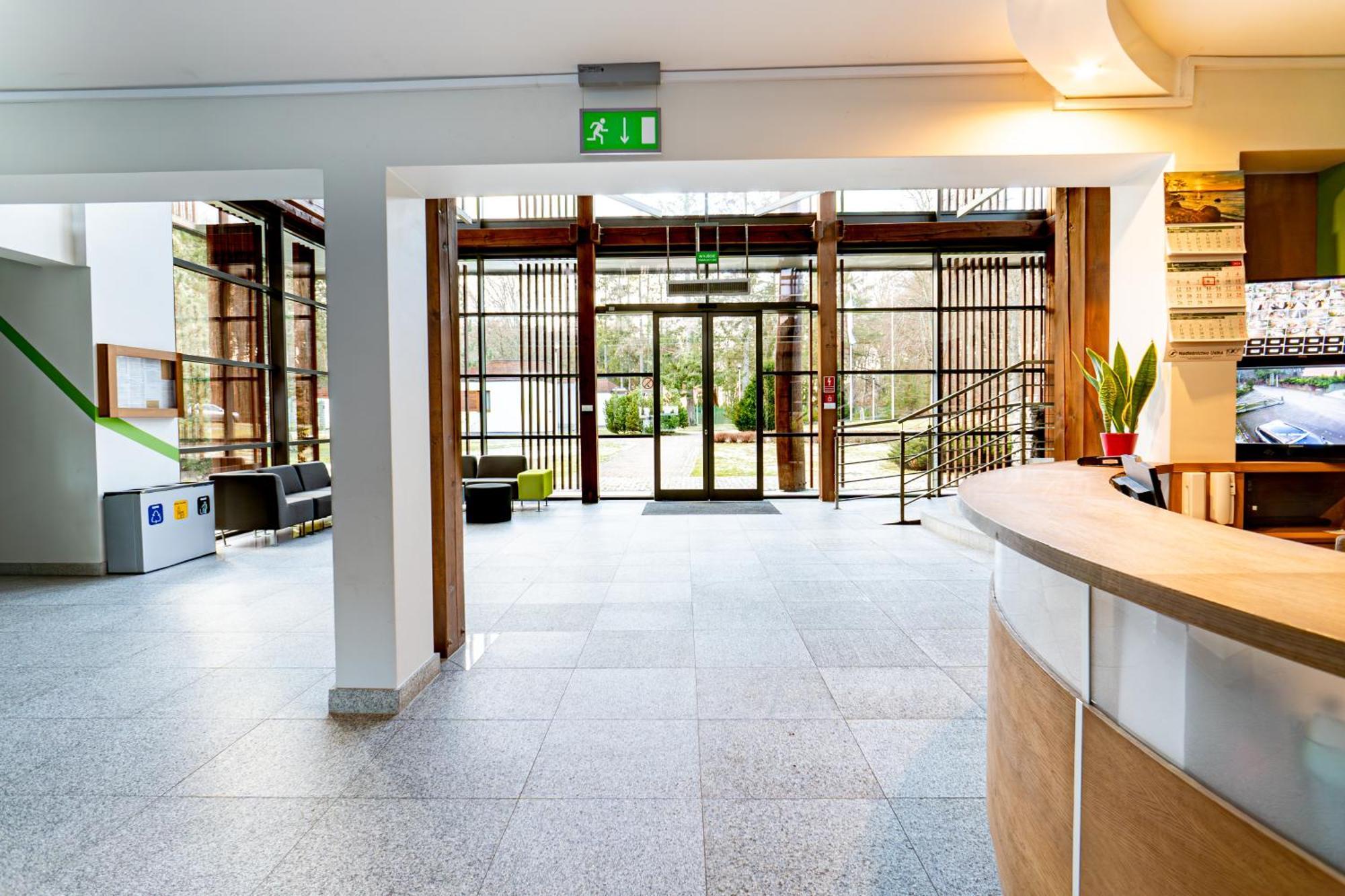 Hotel Osrodek Szkoleniowo-Wypoczynkowy "Lesnik" à Ustka Extérieur photo