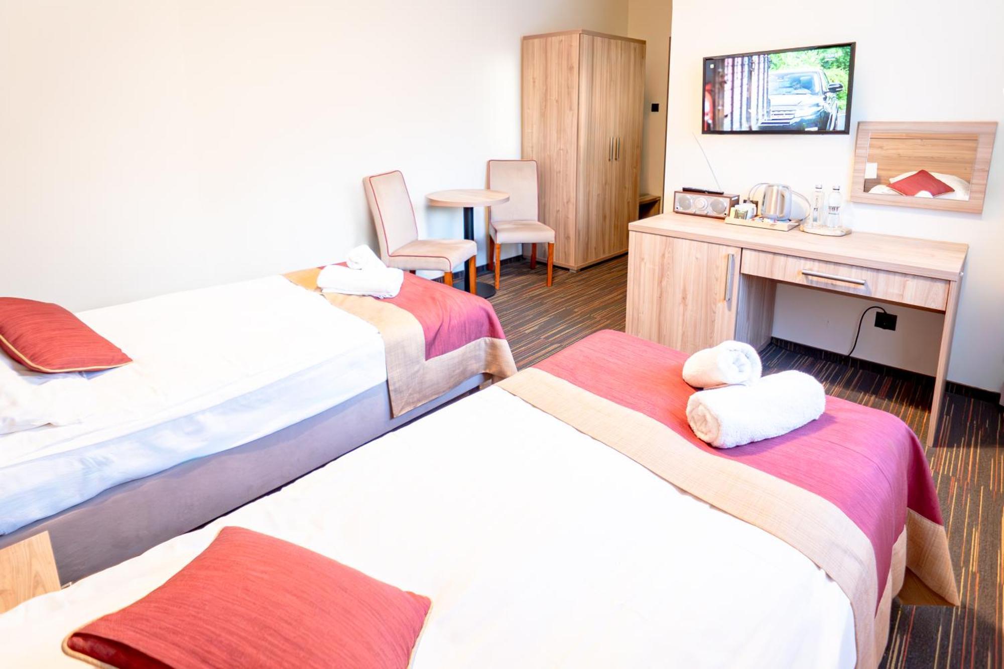 Hotel Osrodek Szkoleniowo-Wypoczynkowy "Lesnik" à Ustka Extérieur photo