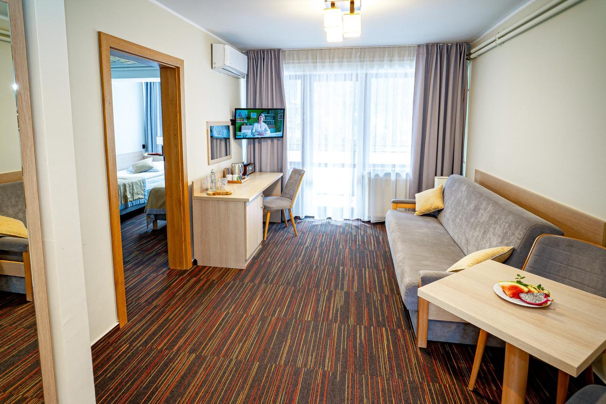 Hotel Osrodek Szkoleniowo-Wypoczynkowy "Lesnik" à Ustka Extérieur photo