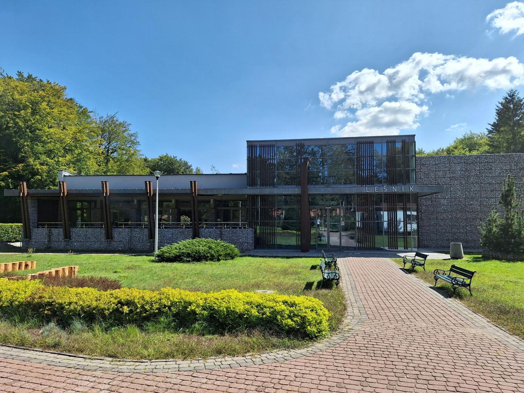 Hotel Osrodek Szkoleniowo-Wypoczynkowy "Lesnik" à Ustka Extérieur photo