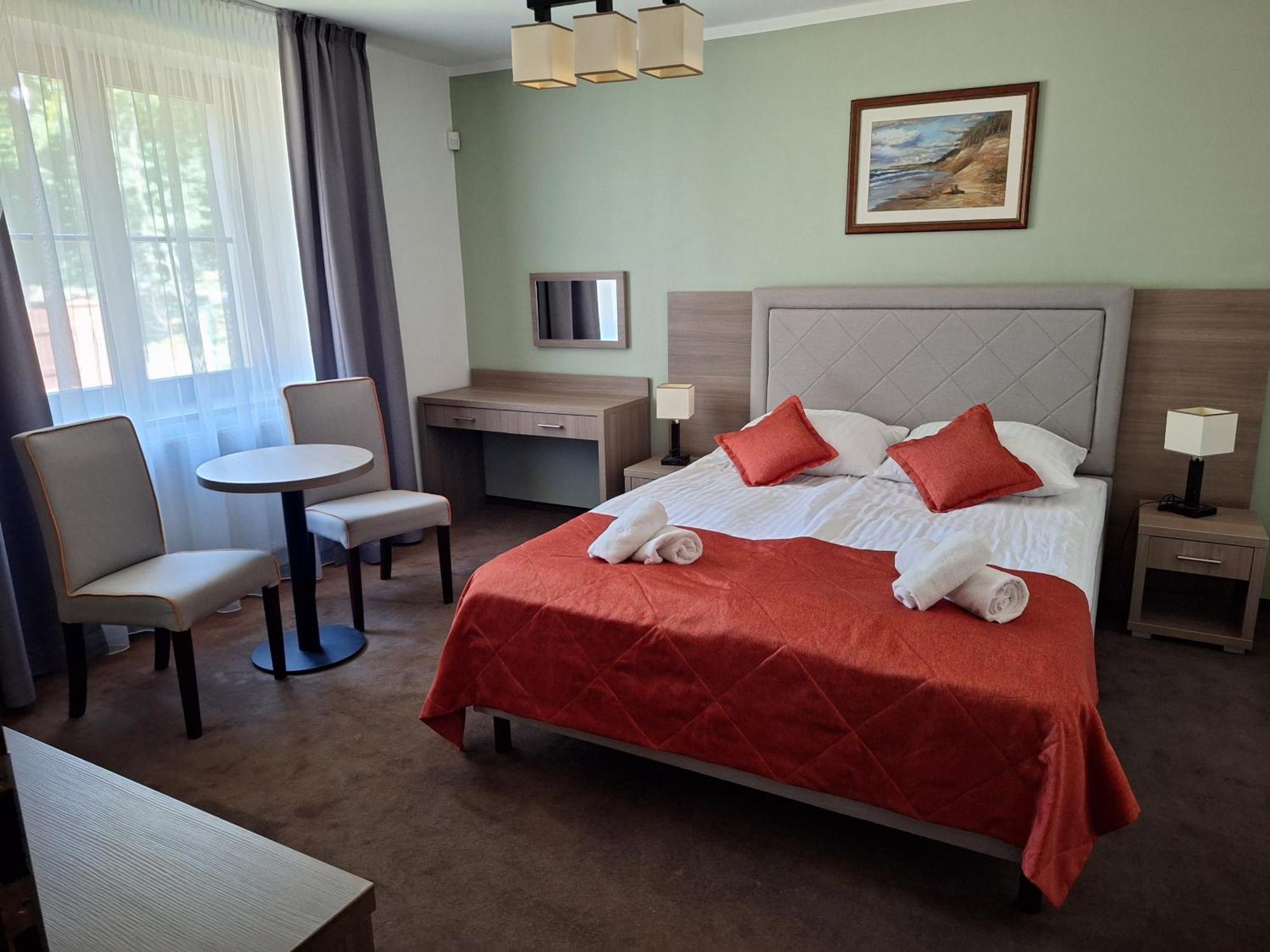 Hotel Osrodek Szkoleniowo-Wypoczynkowy "Lesnik" à Ustka Extérieur photo