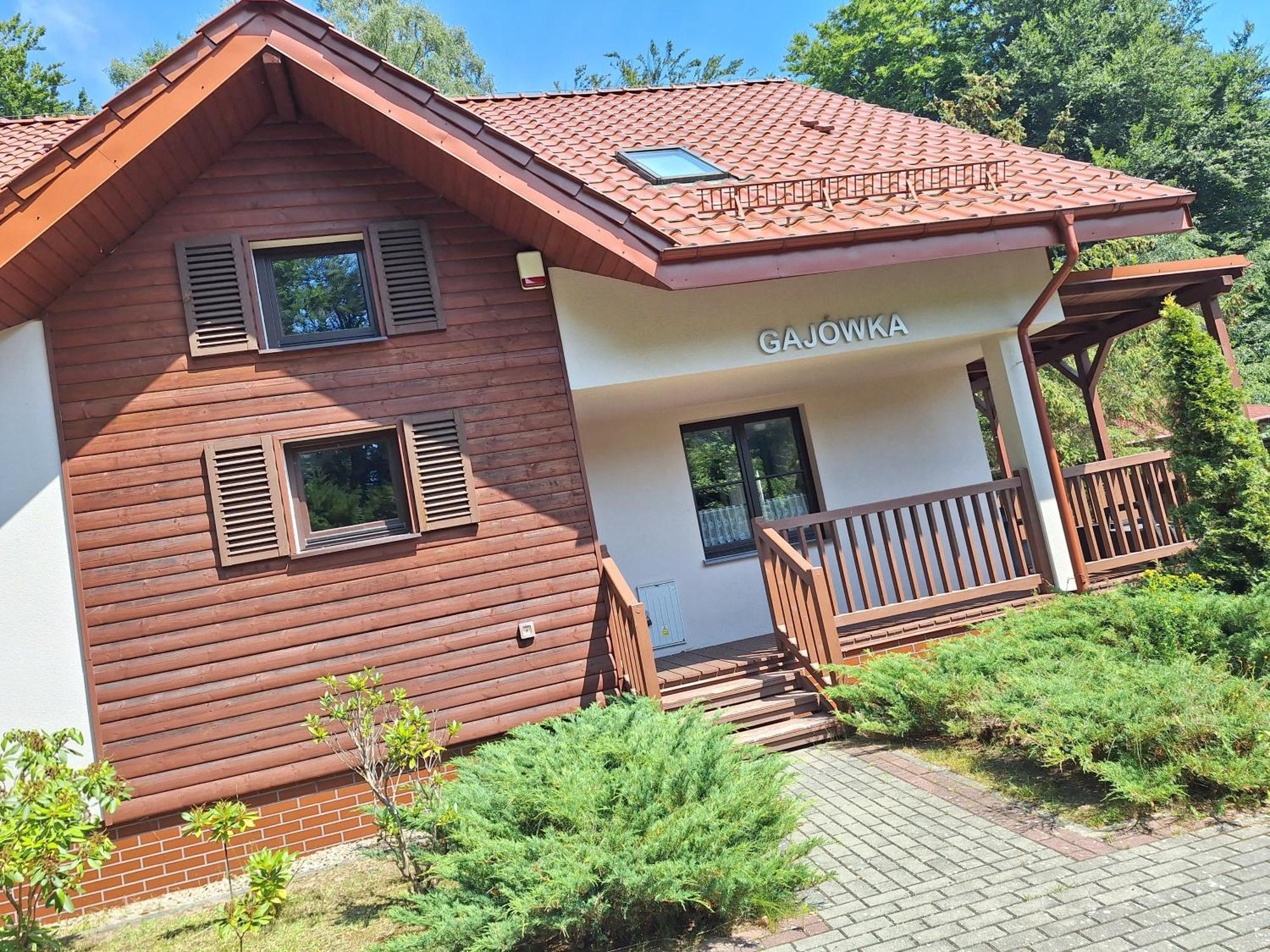 Hotel Osrodek Szkoleniowo-Wypoczynkowy "Lesnik" à Ustka Extérieur photo