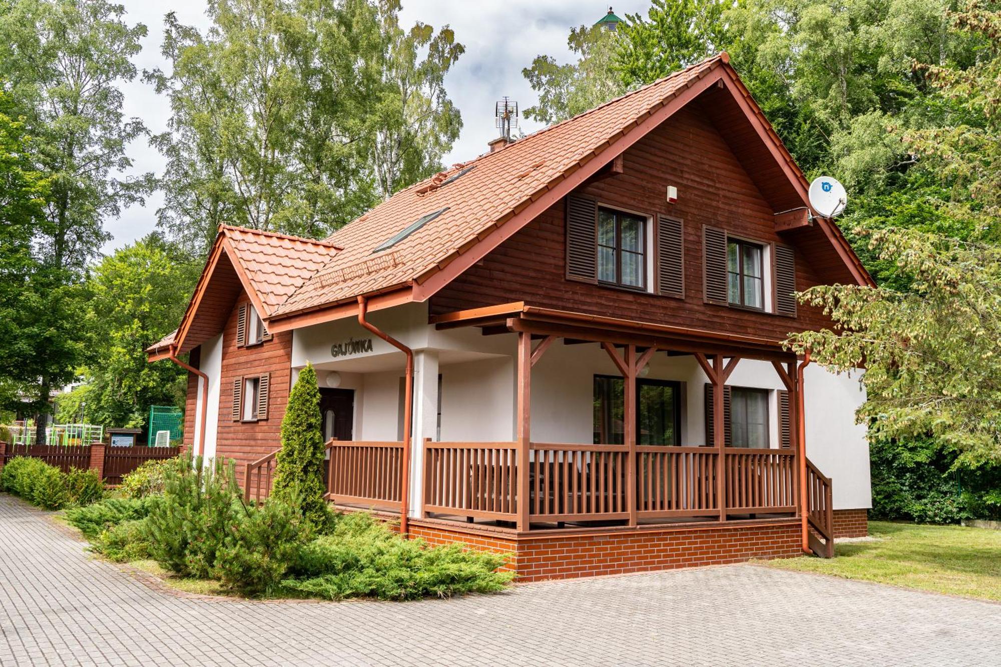 Hotel Osrodek Szkoleniowo-Wypoczynkowy "Lesnik" à Ustka Extérieur photo