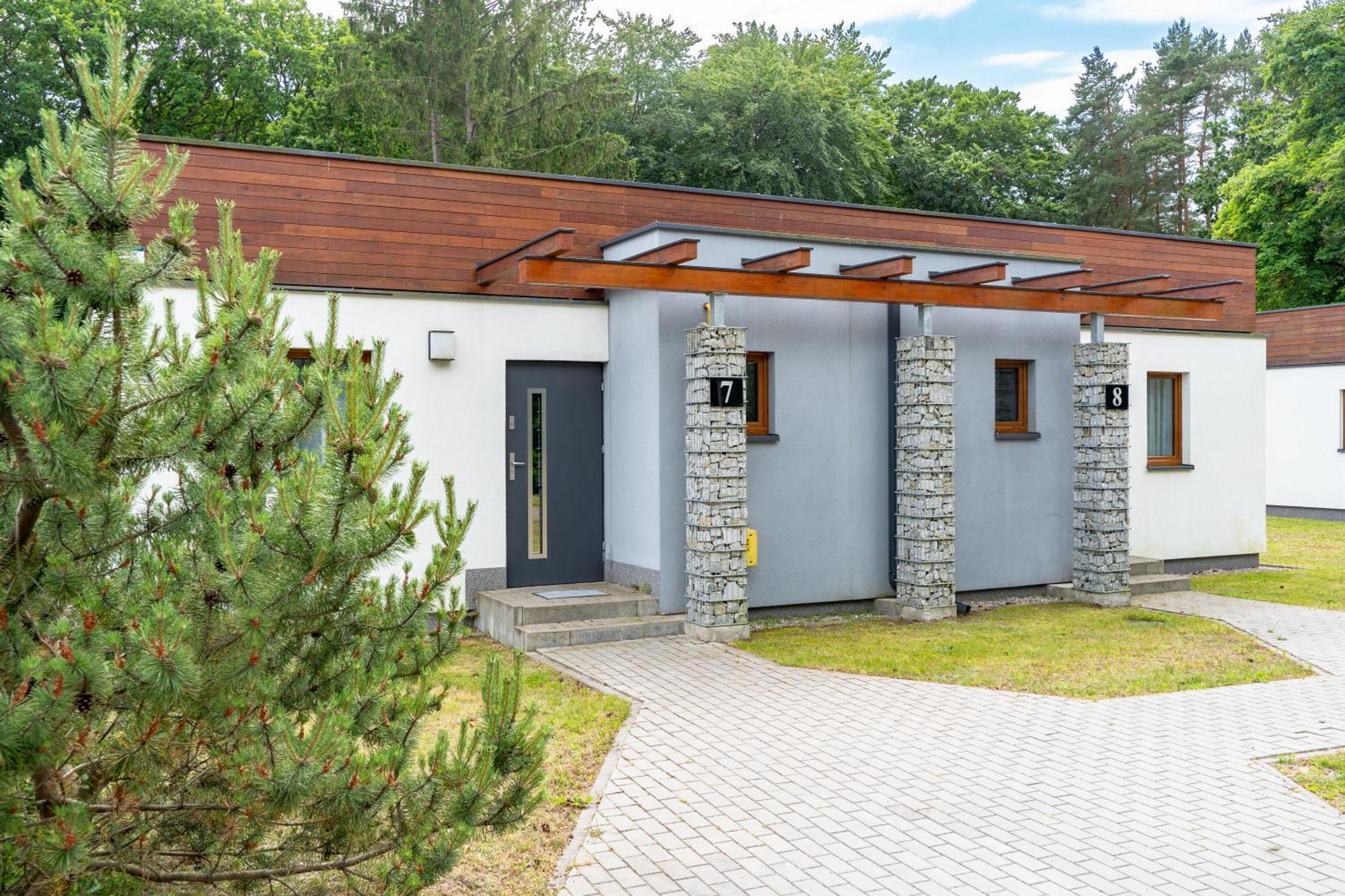 Hotel Osrodek Szkoleniowo-Wypoczynkowy "Lesnik" à Ustka Extérieur photo